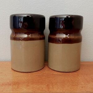 Vintage Pair Of Pearsons Of Chesterfield Stoneware Salt & Pepper Shakers Pots